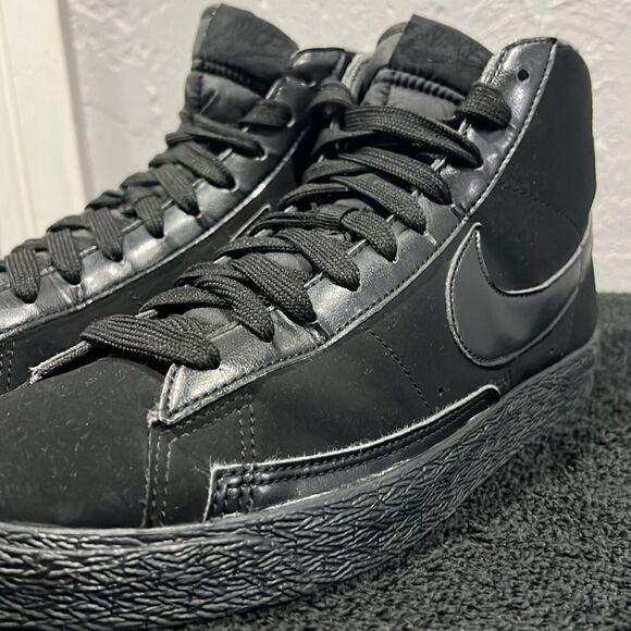 🔥Women’s NIKE Blazer High “Triple Black”- Skateboard Sneakers Sz 11 - EXCELLENT - Picture 11 of 13